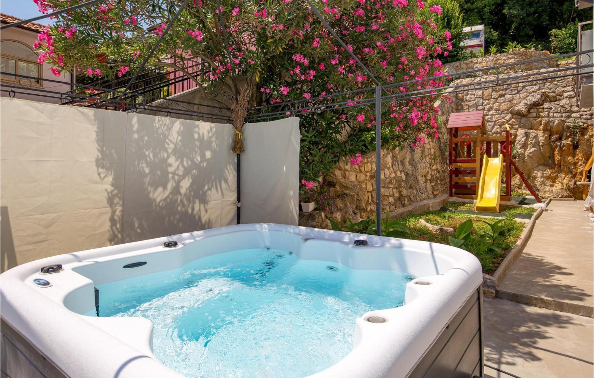 Stunning Apartment In Mošćenička Draga Zewnętrze zdjęcie